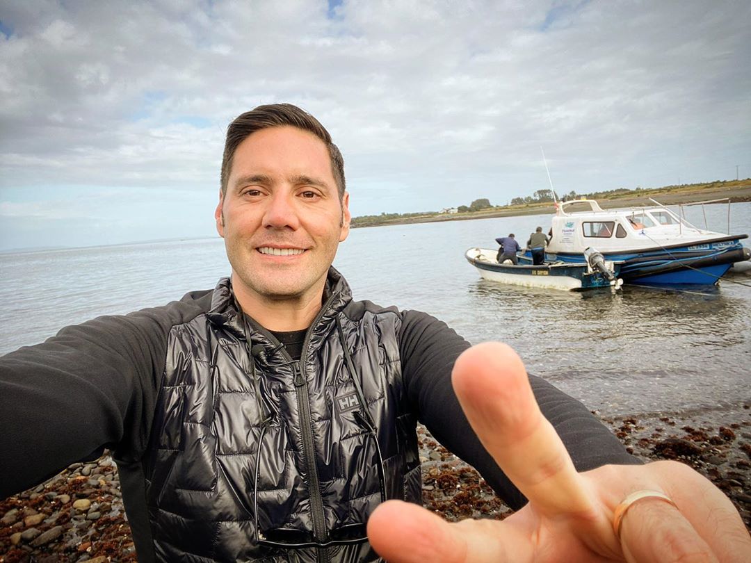 Pancho Saavedra lució mascarillas con guiño a 