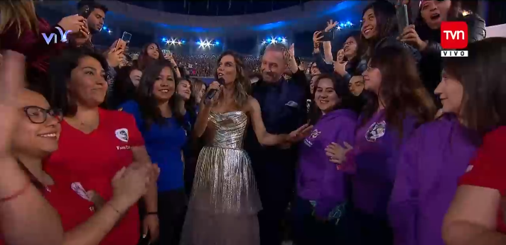 Un ojo ensangrentado: protesta simbólica se 