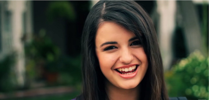 A nueve años de 'Friday': Rebecca Black reapareció con reflexivo mensaje sobre su adolescencia
