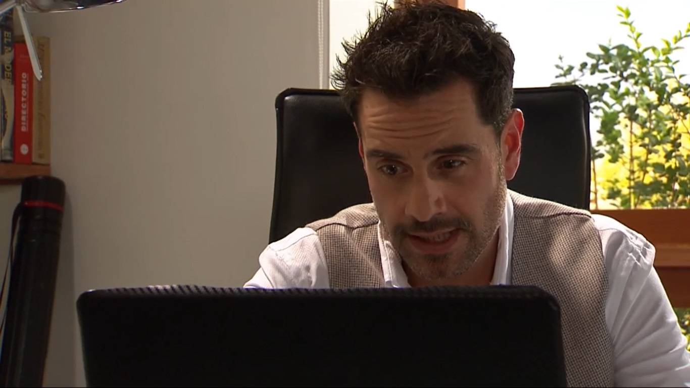 ¿Lo notaste? Error en escena de videollamada de Ricardo en 