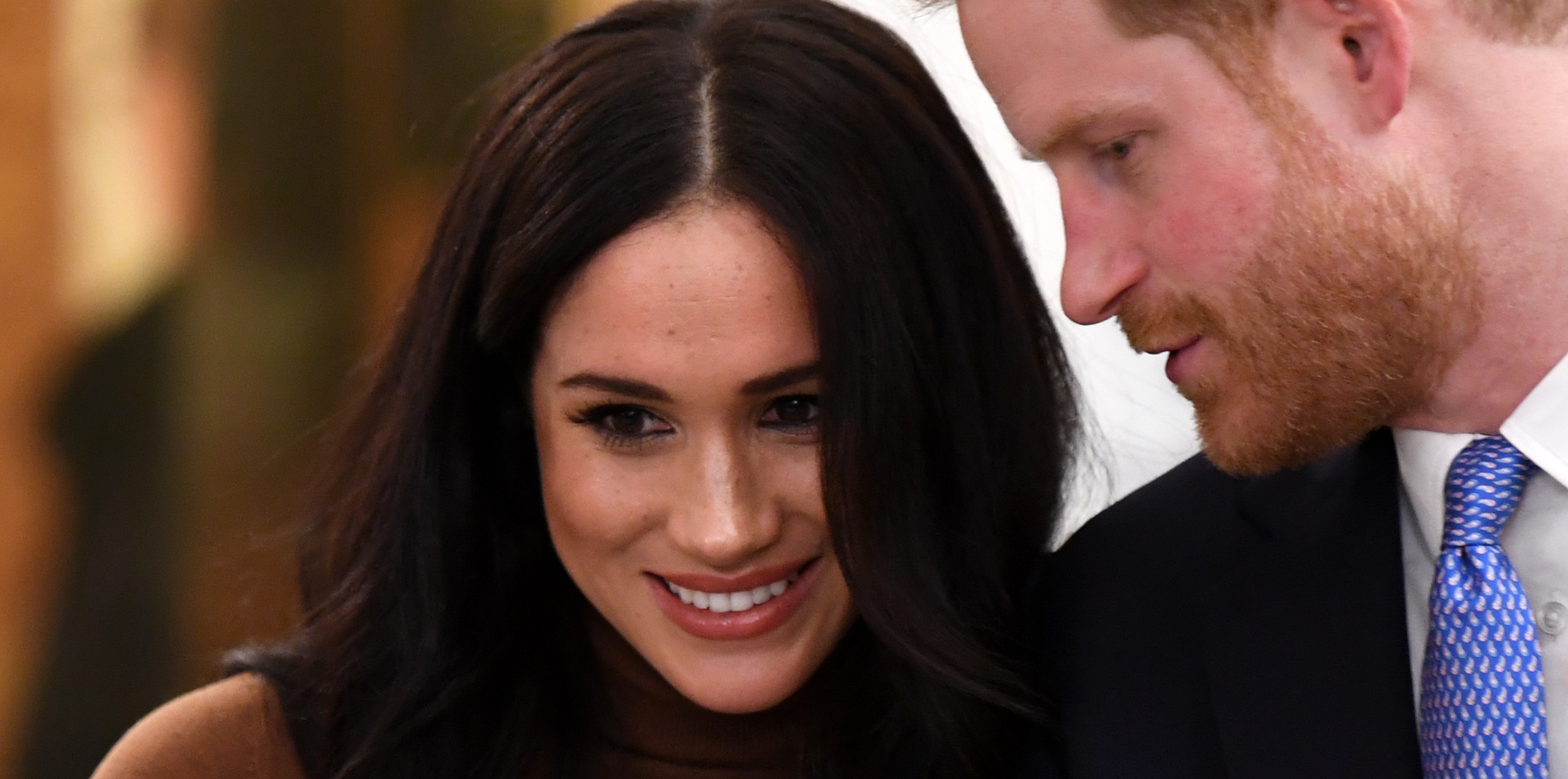 Meghan Markle se emocionó hasta las lágrimas al despedirse de funcionarios del palacio de Buckingham