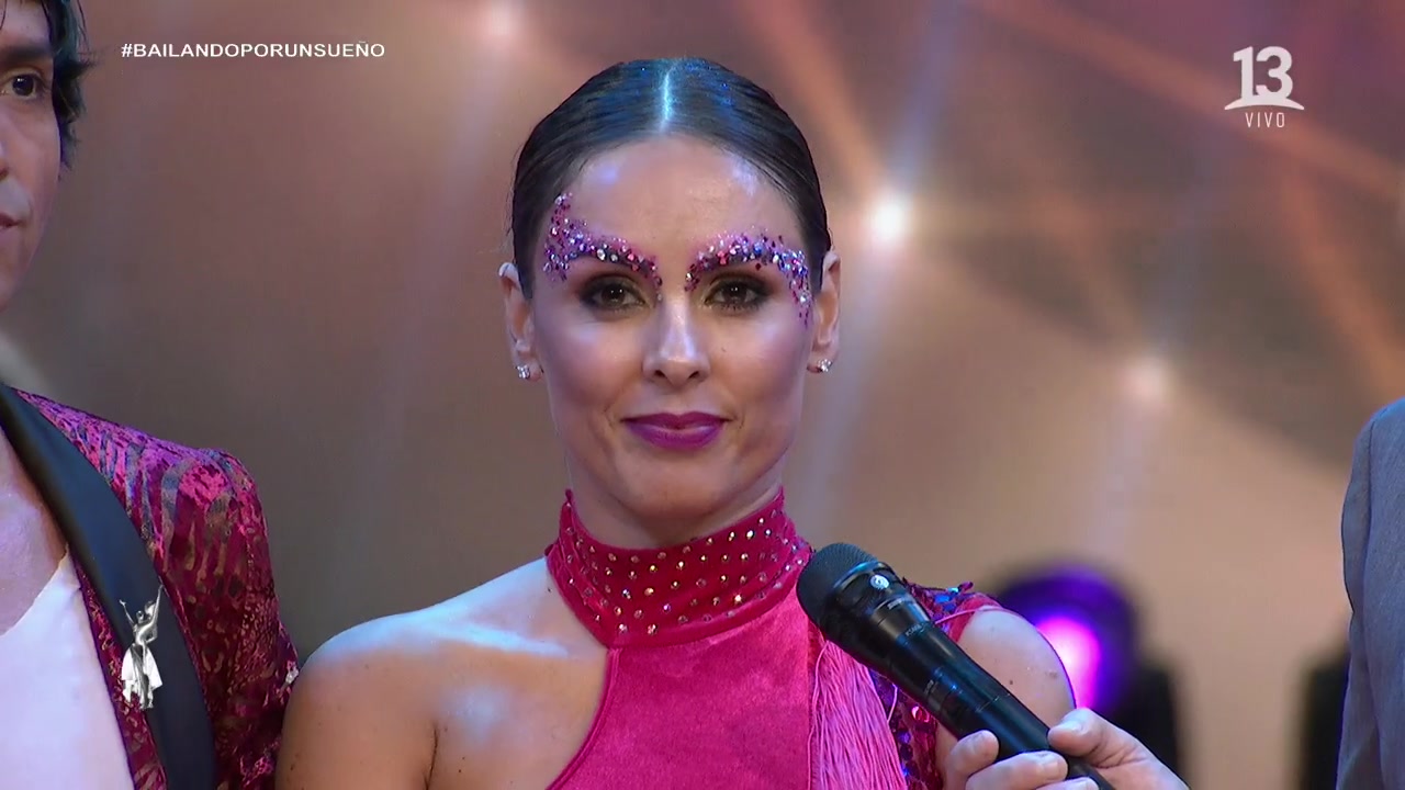 Televidentes reaccionaron furiosos ante baja nota de Maura Rivera en su estreno en 'Bailando'