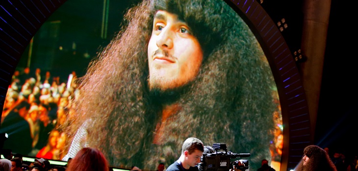 ¿Quién es el joven de 'frondosa cabellera' que apareció en rutina de Pedro Ruminot en Viña?