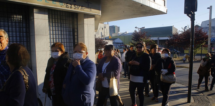 Expertos aseguran que uso de mascarillas y distancia social serán necesarios por varios años