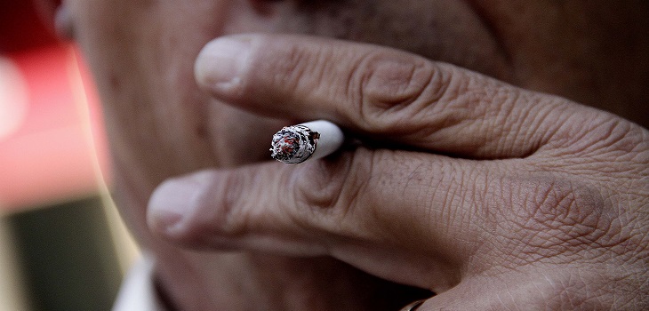 ¿Por qué fumar representa un gran riesgo de complicaciones frente al coronavirus COVID-19?