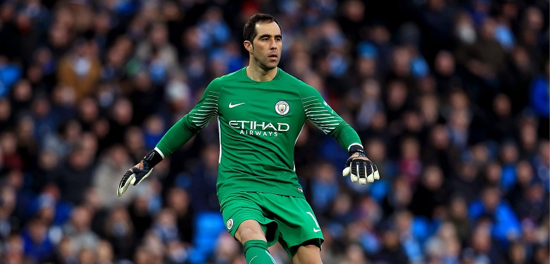 ¿No va más? Claudio Bravo parece tener los días contados en el Manchester City