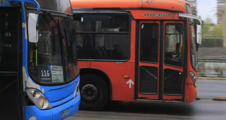 PDI sorprendió a un niño de 12 años conduciendo un bus del Transantiago en Puente Alto
