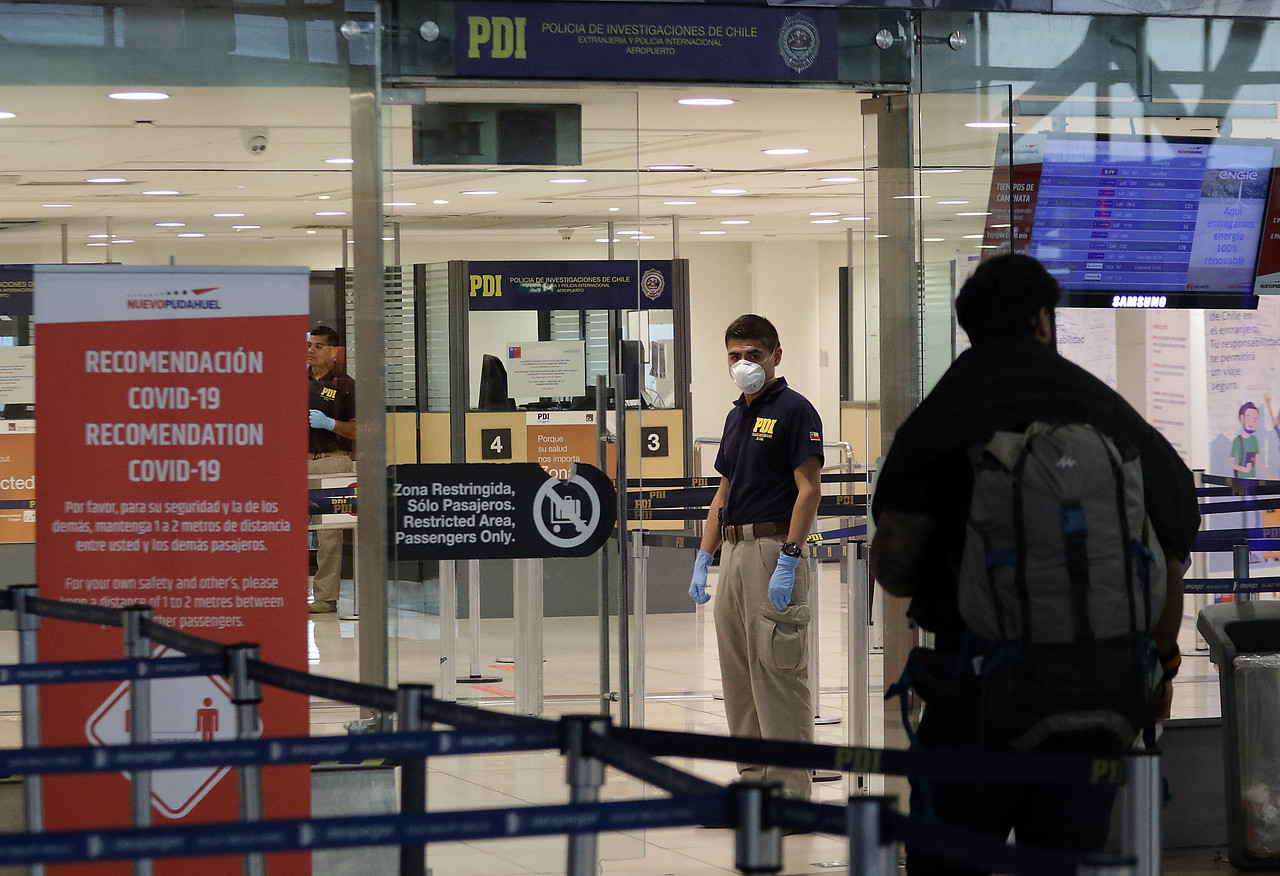 Viajero que voló con Covid-19 entre Santiago y Temuco se negó a declarar ante Fiscalía