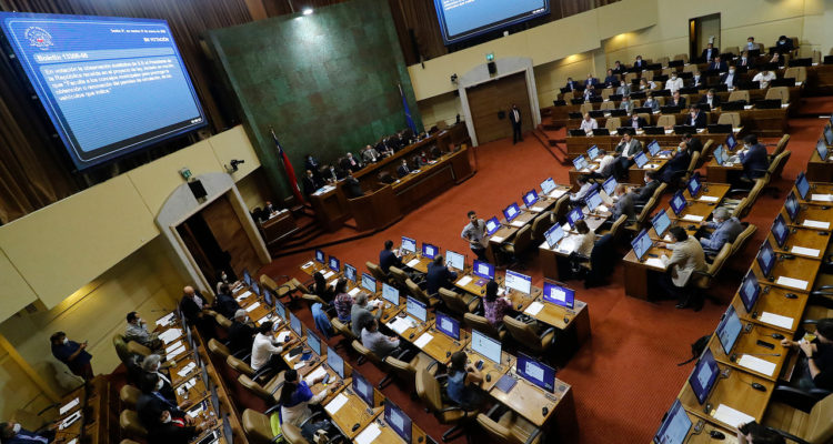 Congreso despacha a ley proyecto de protección al empleo con polémica indicación de última hora