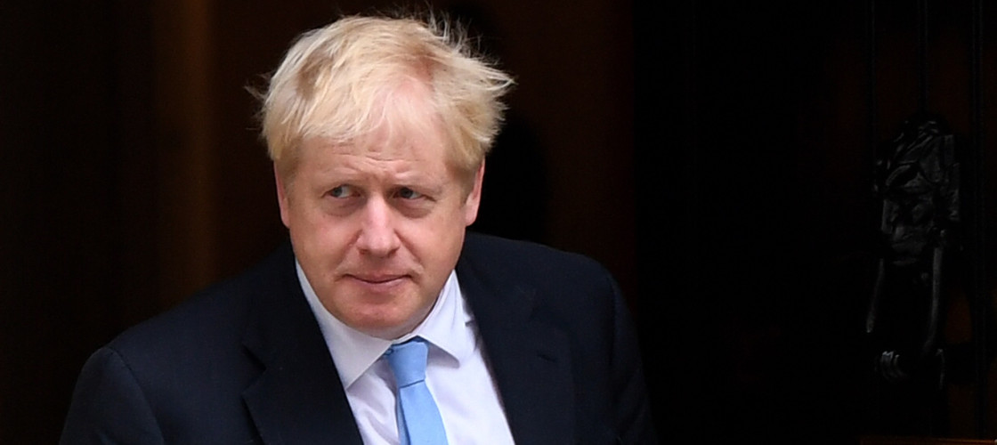 Primer ministro británico Boris Johnson fue internado en cuidados intensivos por COVID-19