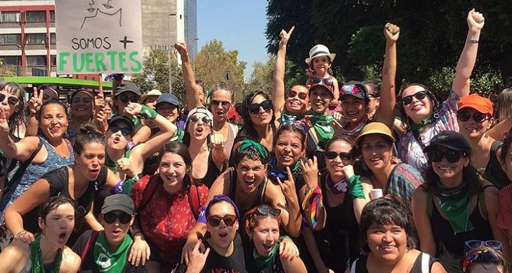 Mujeres de Verdades Ocultas marcharon juntas en convocatoria del #9M junto a otras actrices chilenas