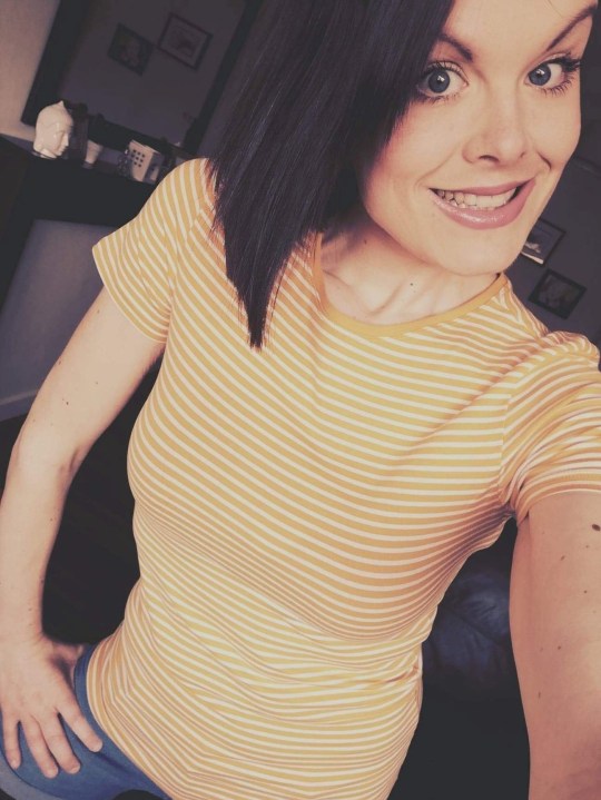 Mujer decidió hacer cambio en su vida tras accidente en montaña rusa