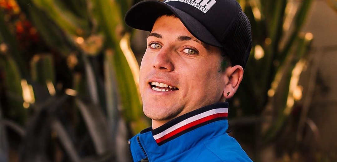 Personal trainer funó a “Fritanga” por enviarle video obsceno: él respondió mediante equipo jurídico