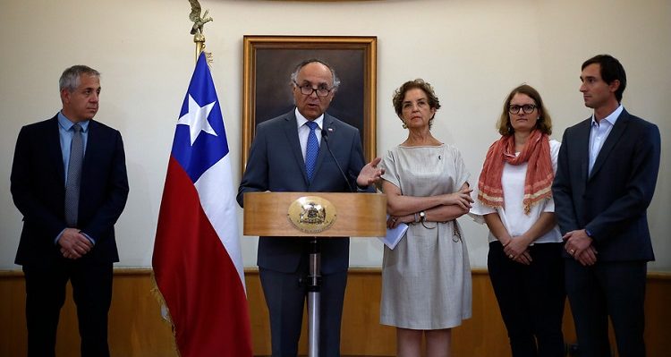 Gobierno confirma que operativo para repatriar a chilenos varados en Perú comenzará este viernes