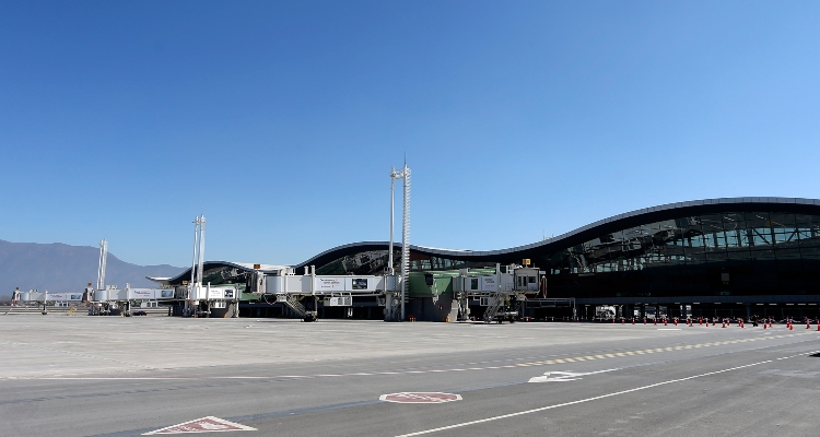 Grupo altamente armado roba más de $12 mil millones desde Aeropuerto de Santiago