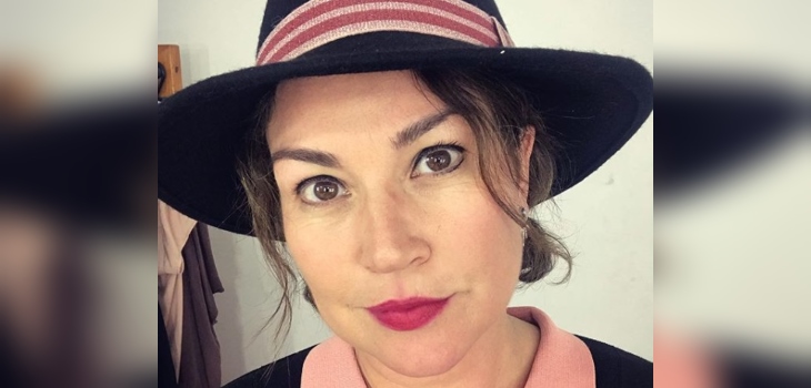 Hija de Javiera Contador se disfrazó de Kena Larraín e hizo llamado a quedarse en casa