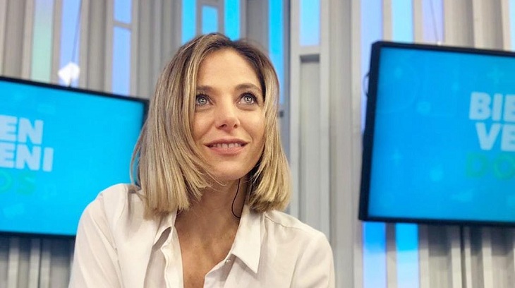 Mariana Derderian compartió foto del primer día de clases de su pequeña hija: ya tiene 5 años