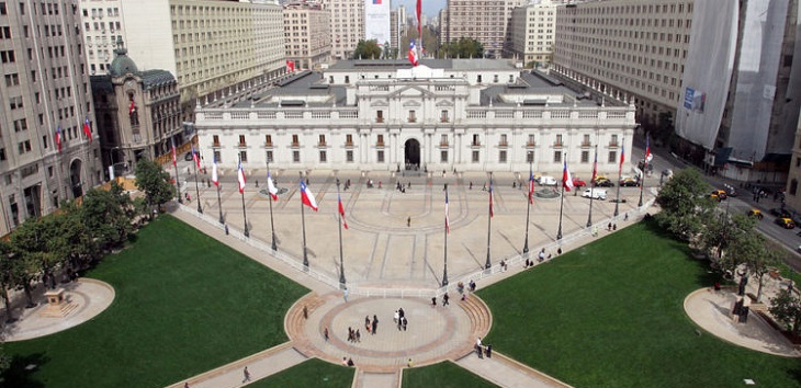 Seis funcionarios de La Moneda en cuarentena preventiva tras contacto con caso de Coronavirus