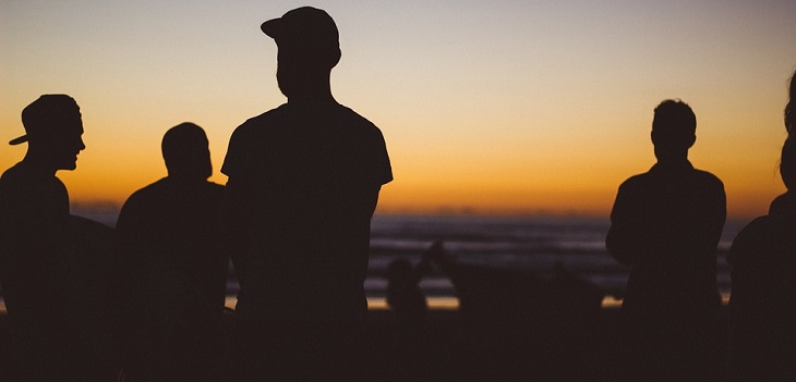 Joven se fue de 'carrete' en medio de pandemia por COVID-19: padre no lo dejó entrar a su casa