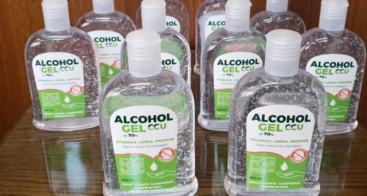 CCU donará alcohol gel a Minsal con materia prima extraída de la cerveza Cristal Cero y Heineken 0.0