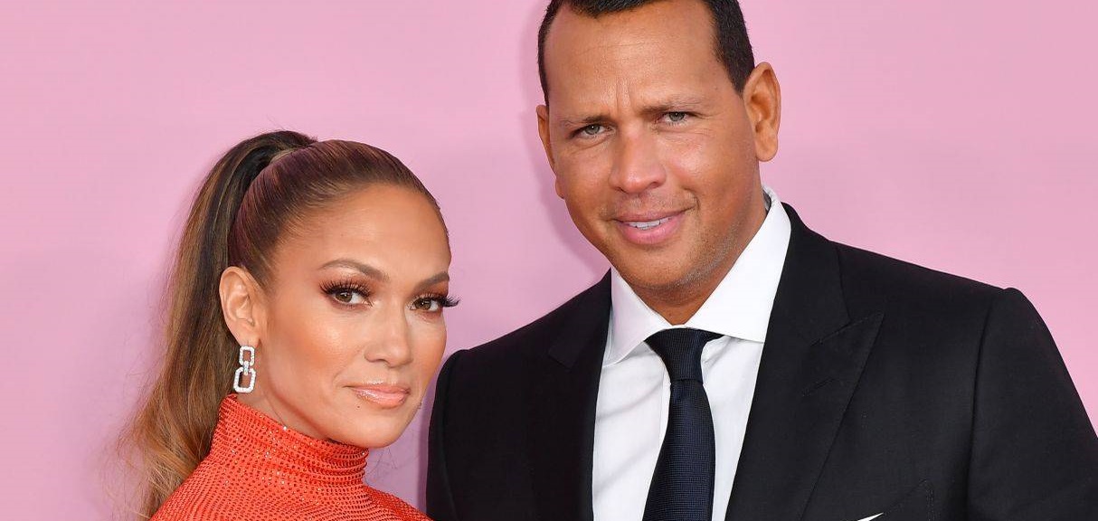 Jennifer Lopez tuvo que suspender su matrimonio por el coronavirus