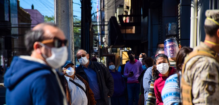 COVID-19 en Chile: Estudio indicó que contagios se duplican en comunas sin cuarentena