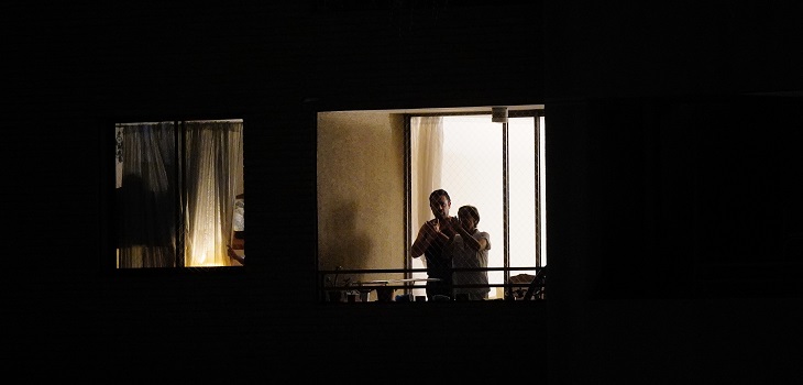 Así se escuchó el masivo aplauso en homenaje y reconocimiento a los funcionarios de la Salud