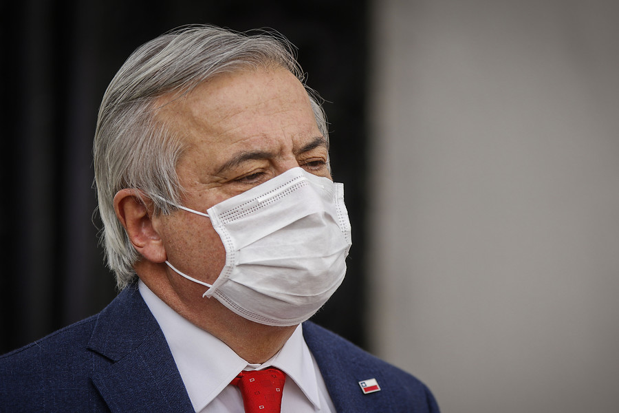 Ministro Mañalich cierra su cuenta de Twitter tras recibir amenazas contra él y su familia