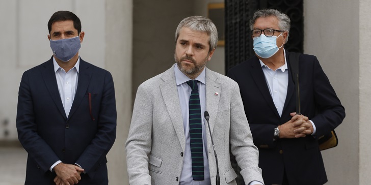 Ministro Blumel anunció acuerdo con alcaldes para 