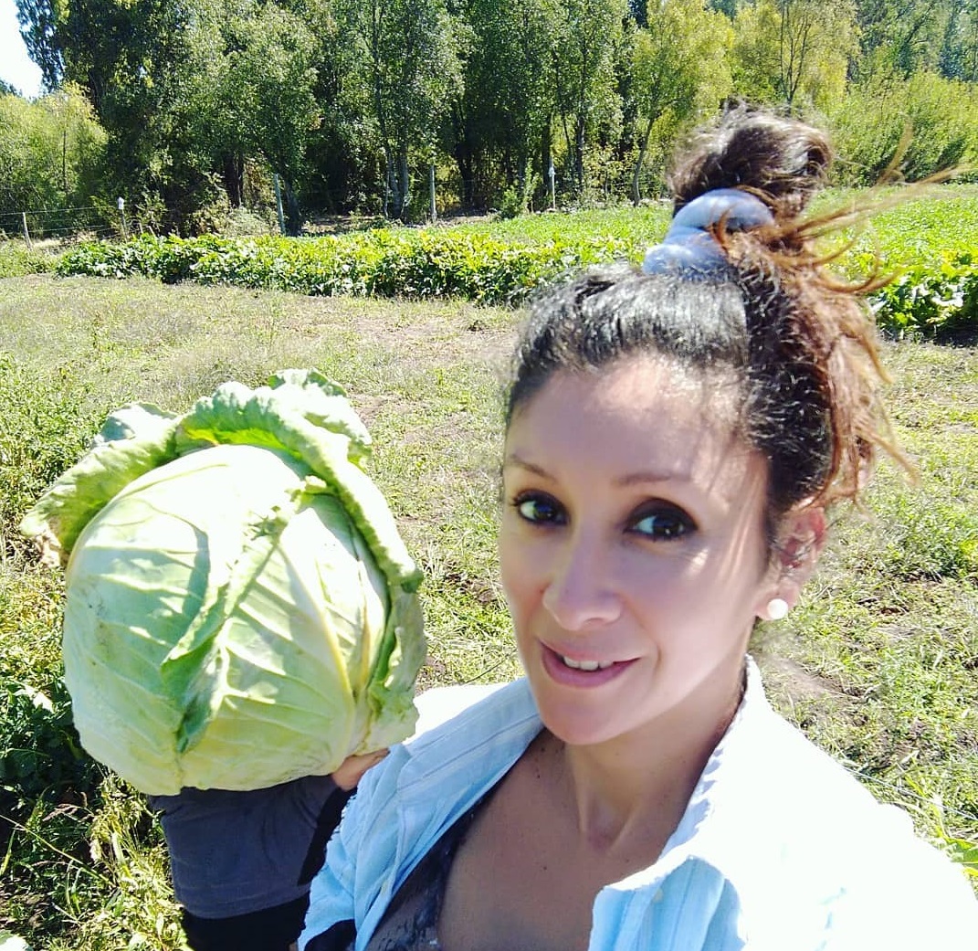 Angélica Sepúlveda está full trabajo en Yungay: aumentó la demanda por productos de campo que vende