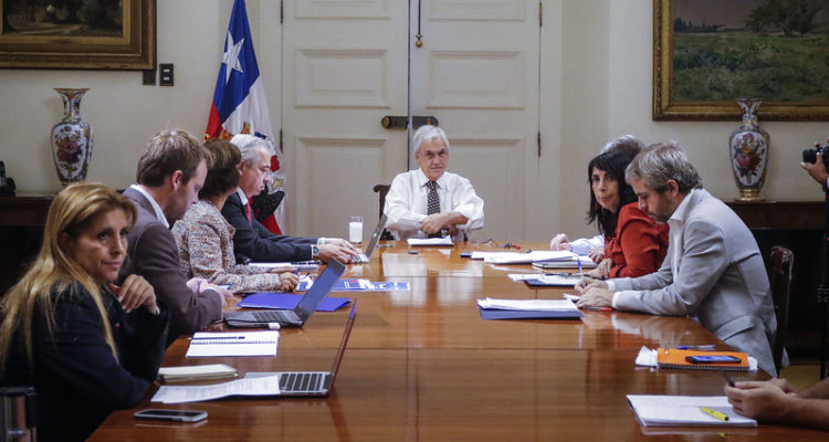Encuesta Cadem: Presidente Piñera baja aprobación y llega a 19%