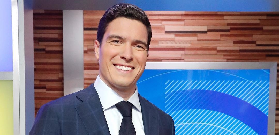 Hijo de 'Superman' vivió bochorno tras ser captado en calzoncillos durante despacho en vivo