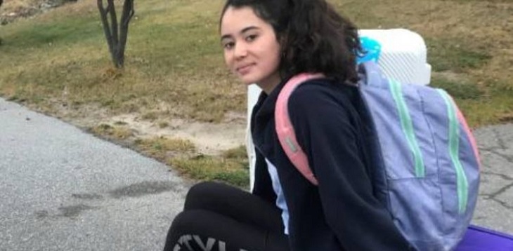 Escolar chilena queda varada sola en Nueva Zelanda luego que todo su grupo regresara a casa