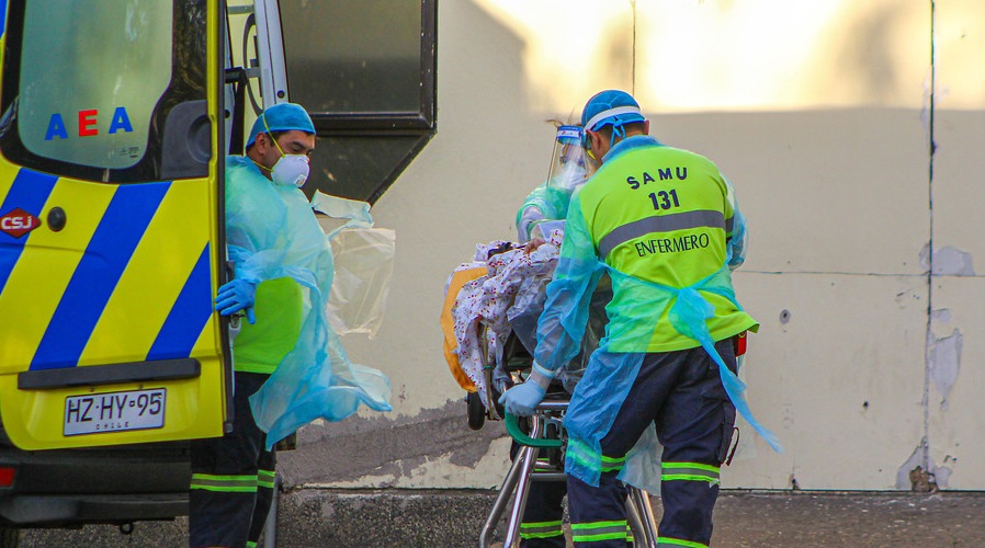 Reportan 4.471 nuevos casos de COVID-19: Arica, Atacama y Los Lagos preocupan por alza de contagios