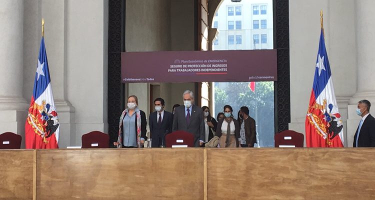 ¿En qué consiste el proyecto de ayuda para los trabajadores a honorarios anunciado por Piñera?