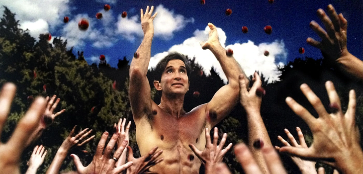 El exactor porno que lideró secta y abusos sexuales: víctima grabó documental disponible en Netflix