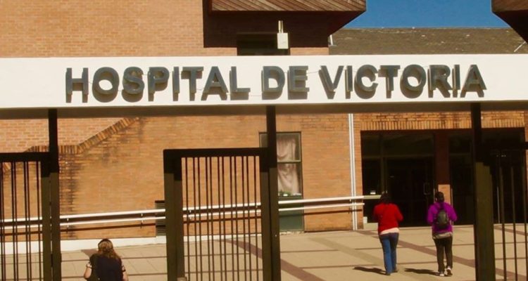Hospital de Victoria toma drástica decisión y traslada a algunos pacientes tras brote de coronavirus