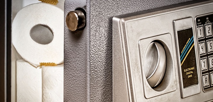 Hombre golpeó a su madre en EEUU por esconder papel higiénico: quería ahorrar en tiempos de pandemia