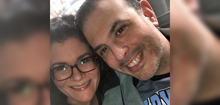 Mujer le cantó a su esposo la canción de su boda mientras él moría a causa del coronavirus