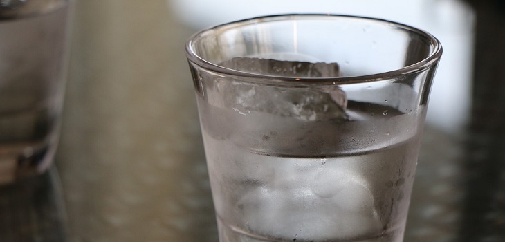 Agua tónica para prevenir o tratar síntomas de COVID-19: la falsa 