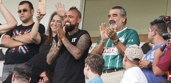 El gesto que tuvo Arturo Vidal con su equipo Rodelindo Román en medio de la crisis por coronavirus