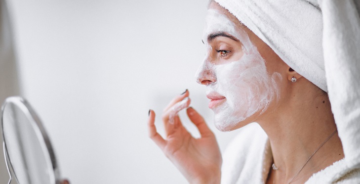 3 mascarillas faciales para pieles sensibles que ayudarán a que tu rostro luzca más hidratado