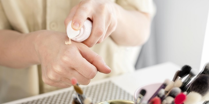 ¿Qué es una prebase de maquillaje y para qué sirve? El producto que querrás incluir en tu rutina