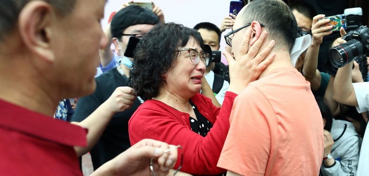 Hombre chino que fue secuestrado cuando niño se reunió con su familia 32 años después