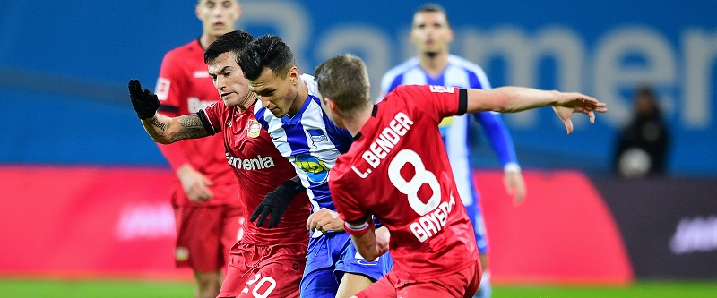 Aránguiz vuelve a la cancha en Alemania: Bundesliga se reanudará el 16 de mayo y acabará en junio