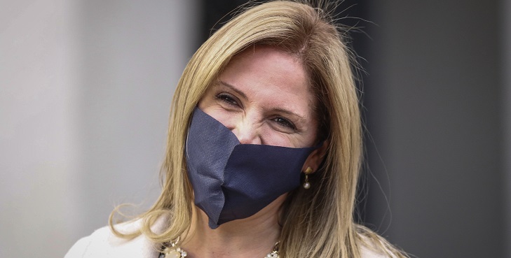 De notera en MCC a conductora de noticias: el diverso paso por TV de la ministra Macarena Santelices