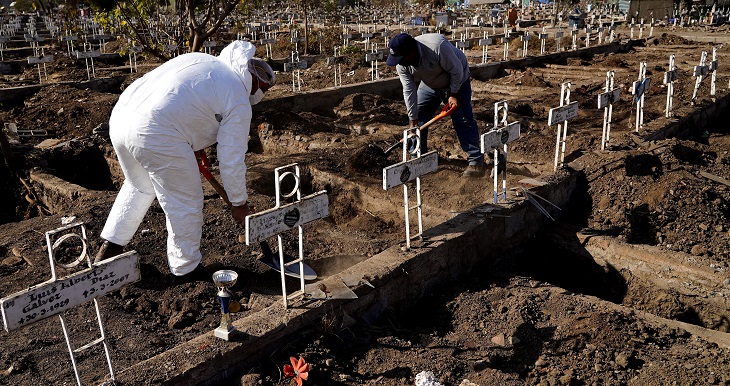 Seremi de Salud desmiente haber pedido aumentar sepulturas en Cementerio General de Recoleta