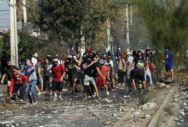 Vecinos de El Bosque protestan por falta de apoyo en medio de crisis