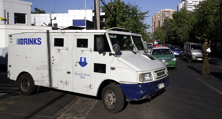 Buscan a grupo que asaltó camión de transporte de valores y se fugó en la misma máquina