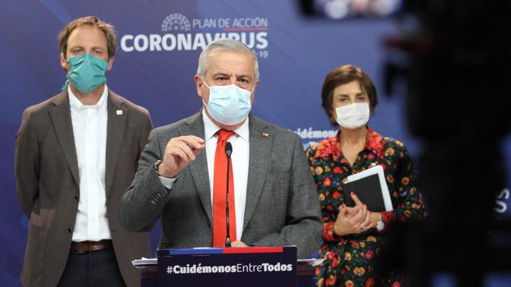 Ministro Mañalich desmiente colapso en el Hospital San José y acusa serie de noticias falsas